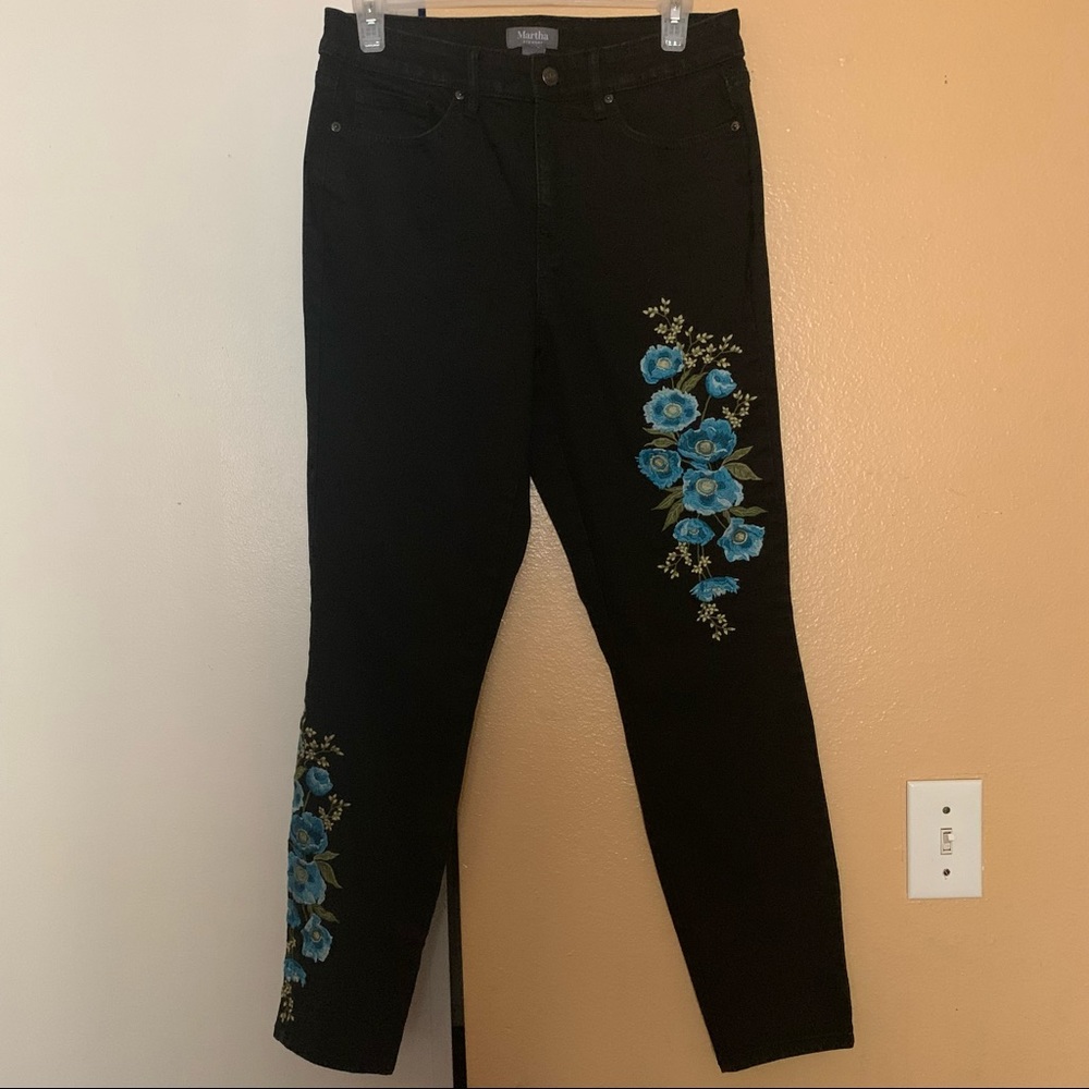 Women Embroidered Jeans